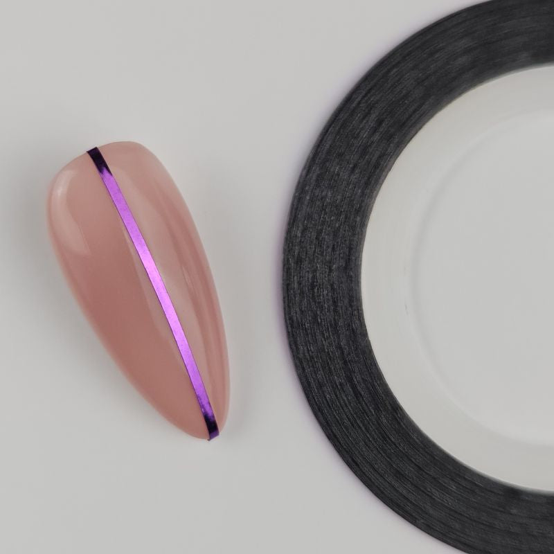 Nailart Zierstreifen Lila