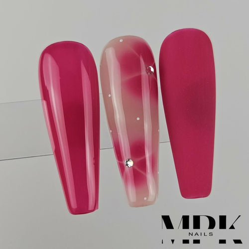 Bild 1 in Galerieansicht laden. Luxury UV Nagellack A17 Wild Fuchsia